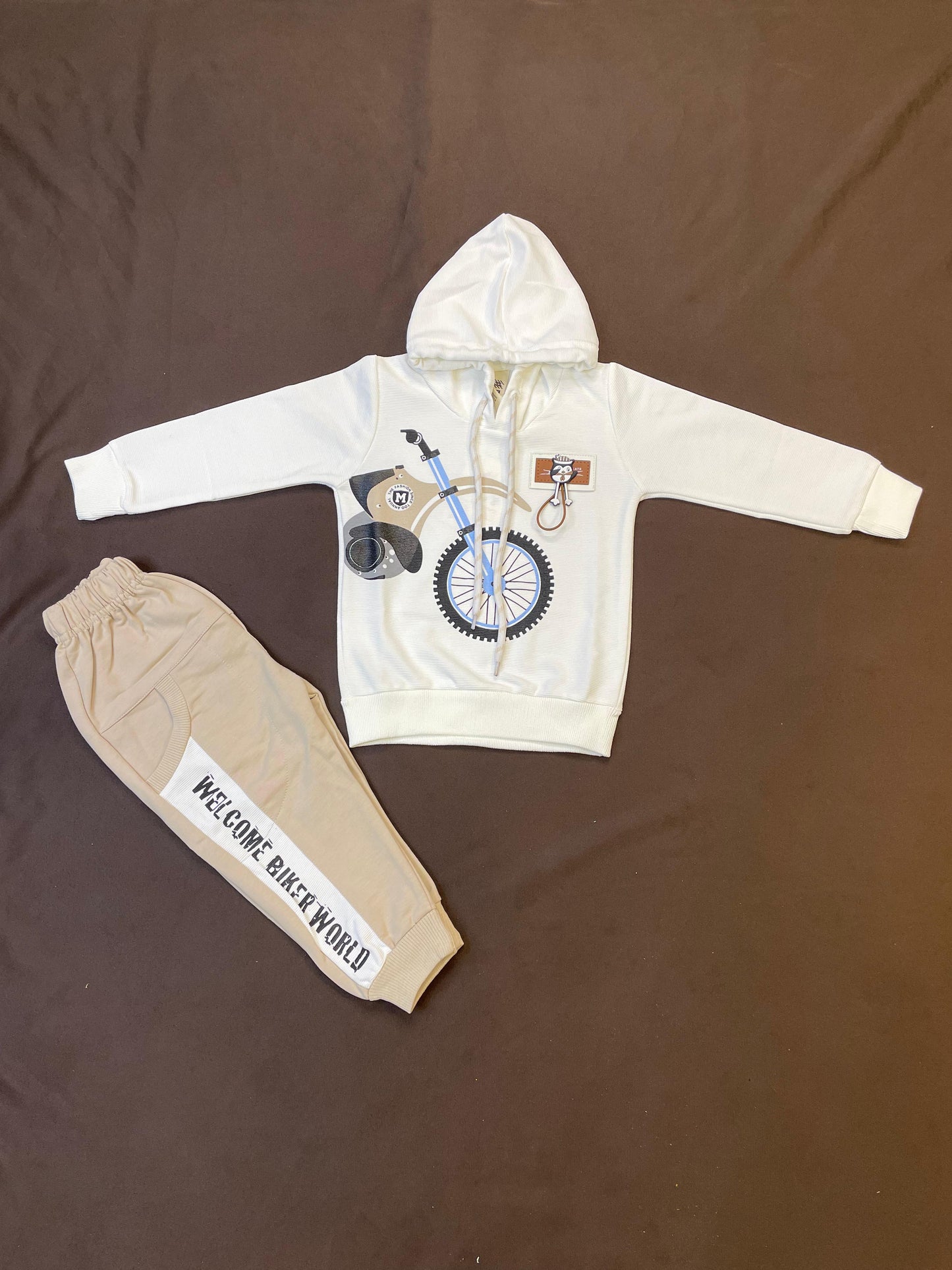 Kids Winter Hoodie – White Graphic Sweatshirt with Hood